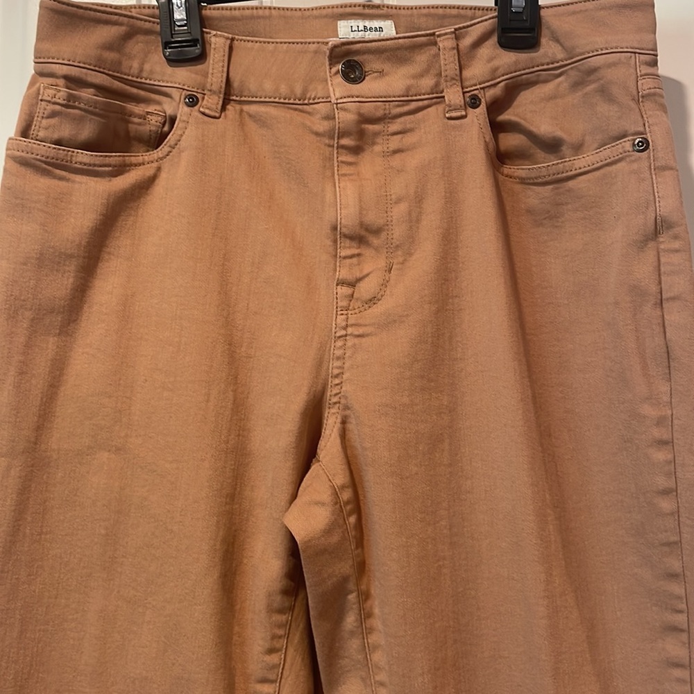 LL Bean women’s Classic straight fit pants. Size 10. - Picture 3 of 8